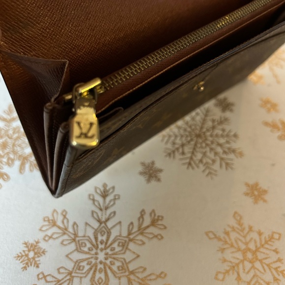 Louis Vuitton Sara Monogram Long Flap Wallet - Picture 6 of 8